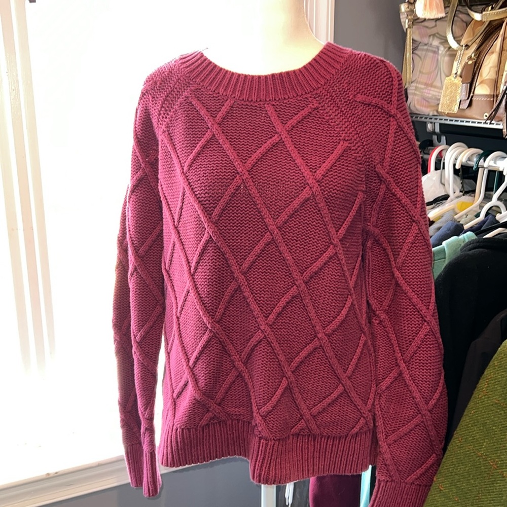Maroon/Burgundy cable knit sweater